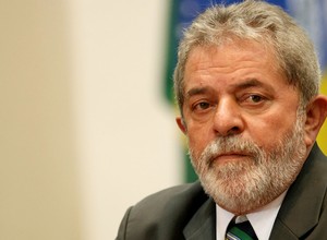 O presidente Luiz Inácio Lula da Silva é fotografado após conversar com jornalistas (Foto: Arquivo/Agência Brasil)