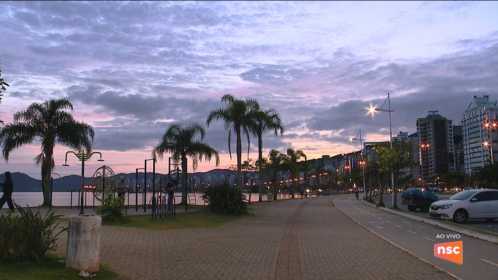 Em Florianópolis a manhã registrou a mínima de 10°C  (Foto: Reprodução/ NSC TV)
