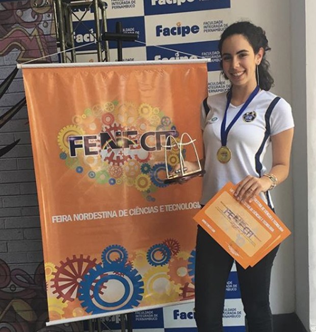 A Feira Nordestina de CiÃªncia e Tecnologia deu oportunidade para que a estudante fosse credenciada em um evento nos Emirados Ãrabes, que acontecerÃ¡ em setembro de 2019 (Foto: Instagram/ ReproduÃ§Ã£o)