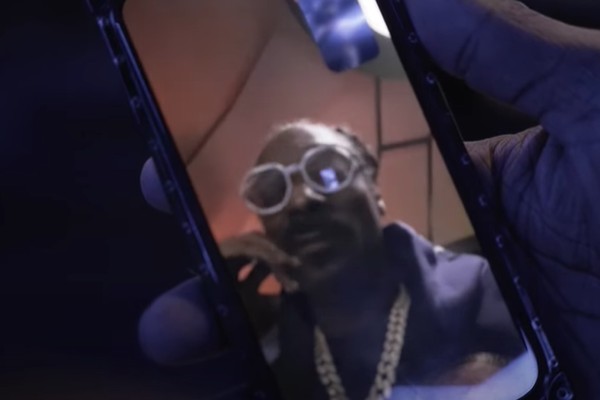 Snoop Dogg participou logo no comecinho (Foto: Reprodução/YouTube)