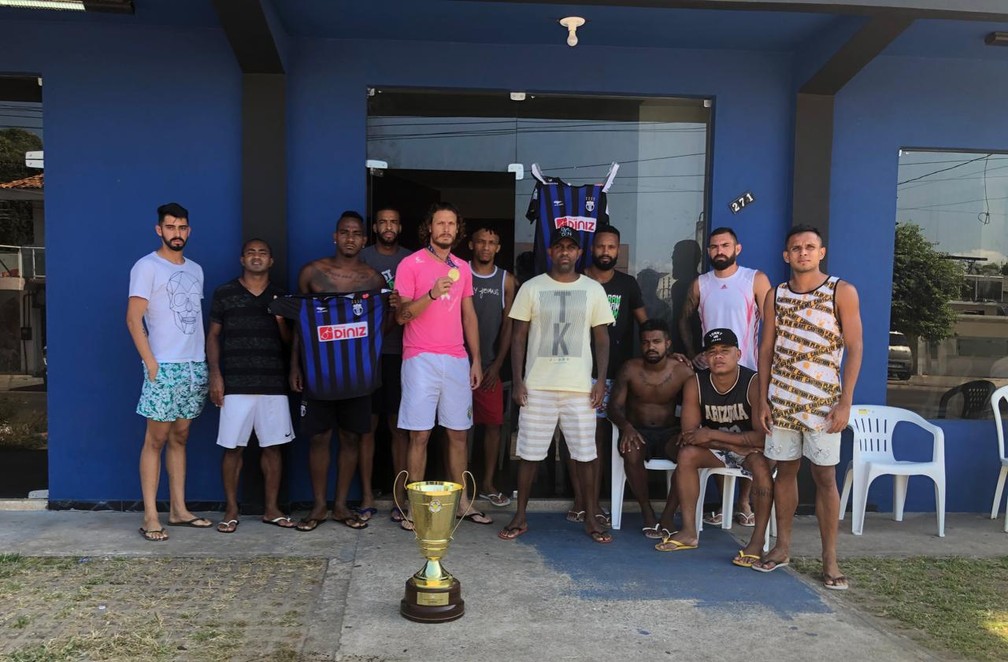 Jogadores campeões pelo clube protestaram durante a semana pelo atraso nos pagamentos — Foto: Wilker/Arquivo Pessoal
