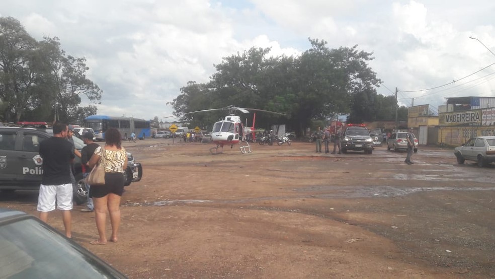 Helicóptero Águia fez o resgate de policial atropelado por médica embriagada em Campinas (SP) — Foto: Wesley Justino/EPTV