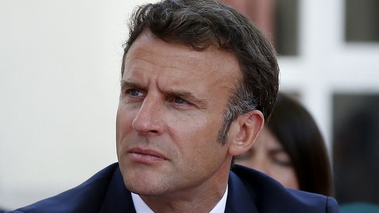 Governo Macron enfrenta votos de desconfiança contra reforma da aposentadoria 