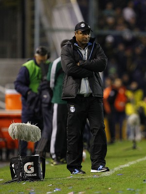 Após eliminação, jornalista não vê Roger Machado ameaçado no Grêmio