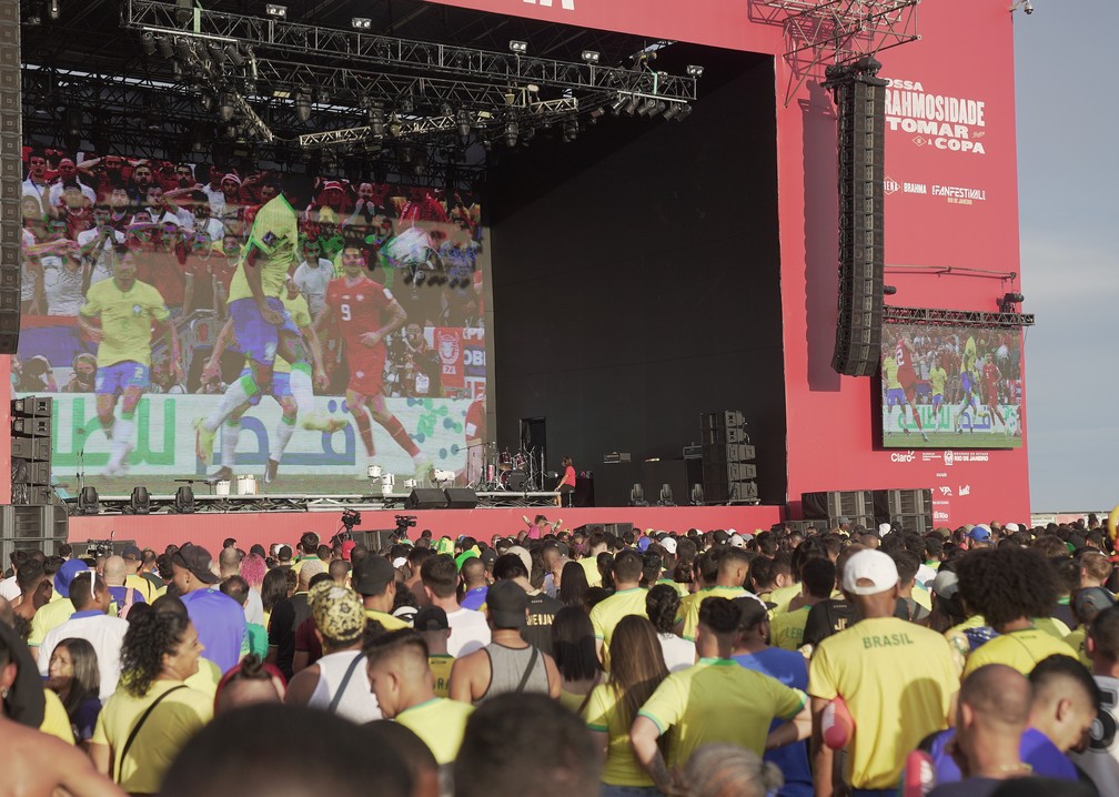 Fifa Fan Fest em Copacabana — Foto: Marcos Serra Lima/g1
