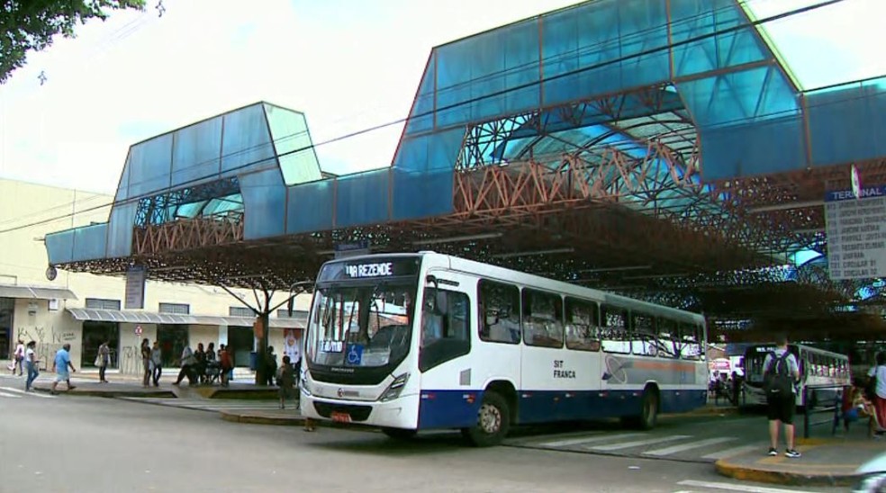 Franca proíbe circulação de ônibus durante restrições contra a Covid — Foto: Reprodução/EPTV