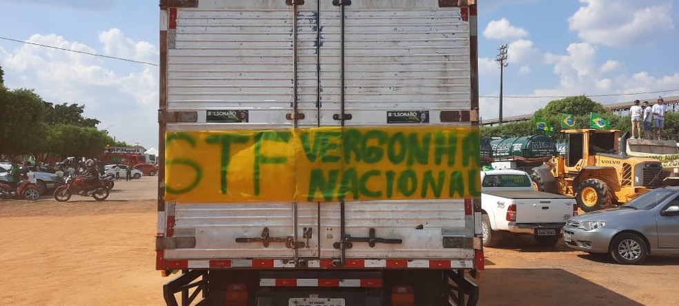 Ariquemes (RO): manifestantes fizeram ato a favor de Bolsonaro e contra o STF — Foto: Lussandro Regino/Rede Amazônica