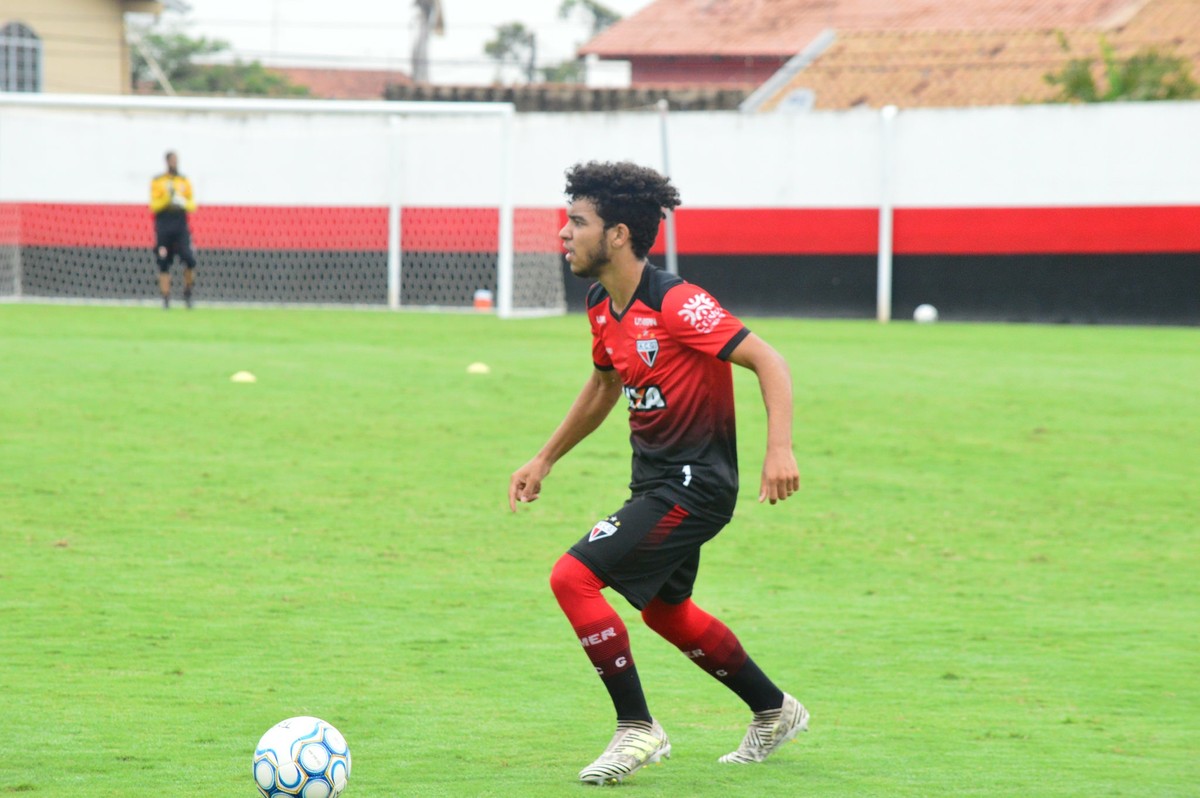 Atletico Go Conta Com Moraes Para Lateral Esquerda Em 2019 Atletico Go Ge