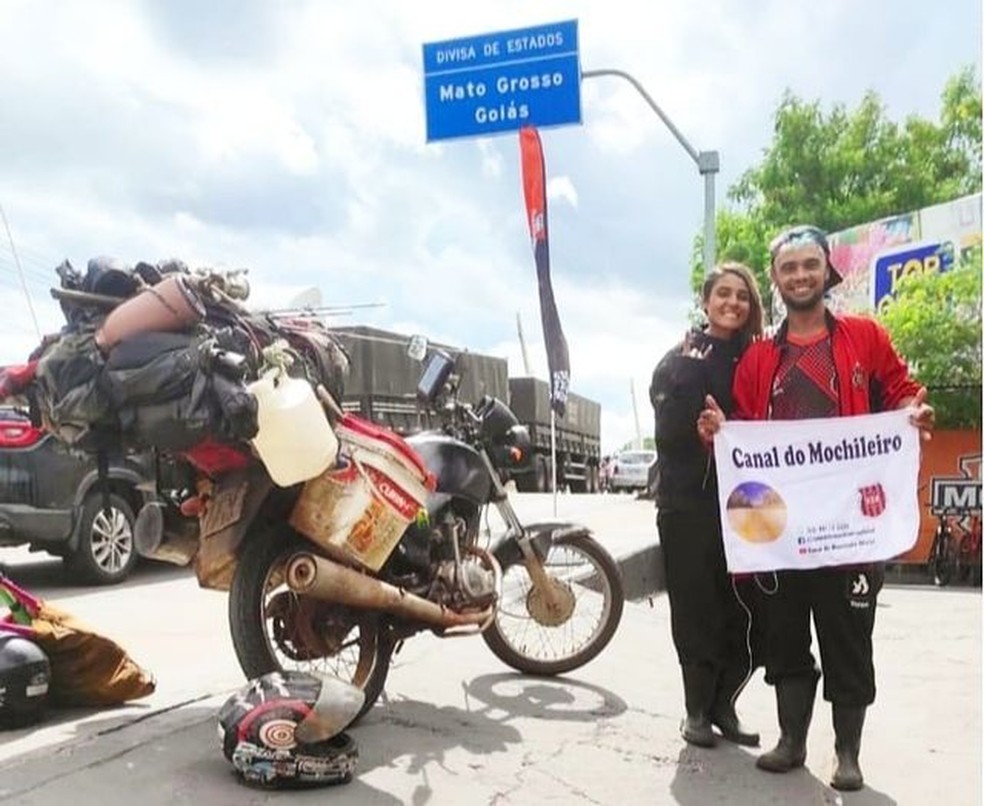 Nas redes sociais, o casal estampava os locais que passava.  — Foto: Redes sociais/Reprodução