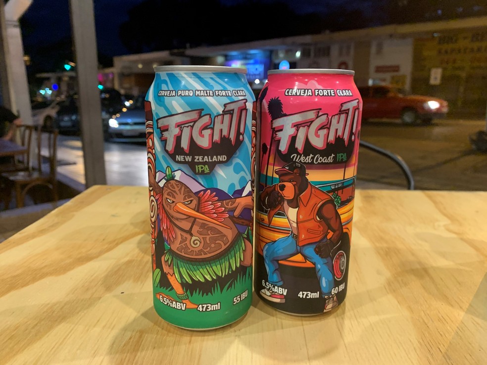Latas de cervejas IPA produzidas pela Metanóia — Foto: Brenda Ortiz/ G1 DF