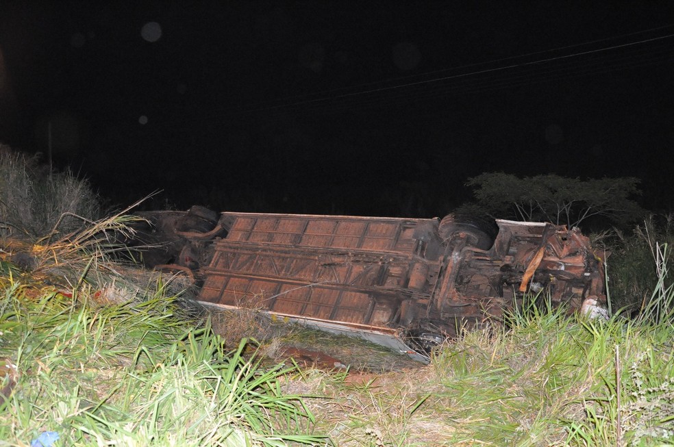 Acidente foi na Rodovia Assis Chateaubriand (SP-425), em Parapu (Foto: Cristiano Nascimento/FM Metrpole)
