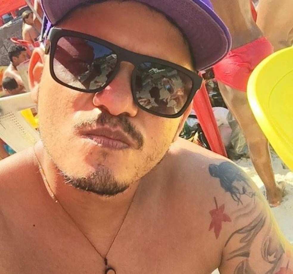 O corpo de Marcelo da Silva Barbosa foi encontrado preso a uma boia em Florianópolis (SC) — Foto: Redes Sociais/Reprodução