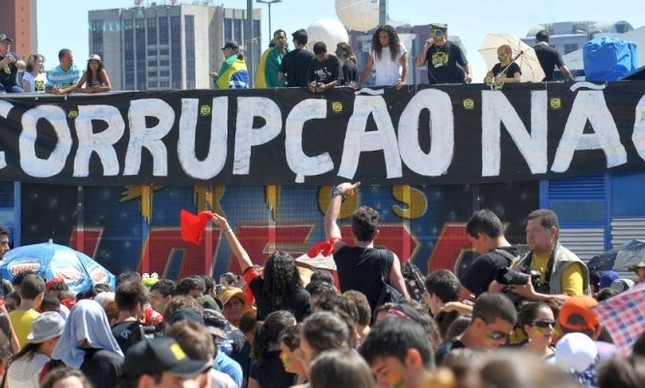 Corrupção custa caro (Foto: Arquivo Google) Corrupção custa caro (Foto: Arquivo Google)