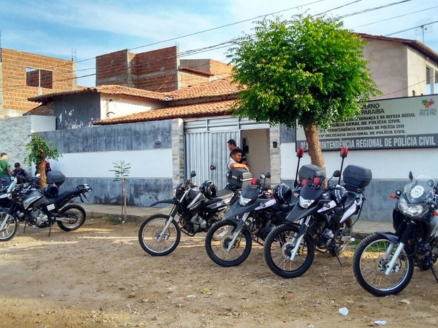 Operação das Polícias Civil e Militar prendeu 25 pessoas por tráfico de drogas em Patos, na Paraíba (Foto: Rafaela Gomes/ TV Paraíba)