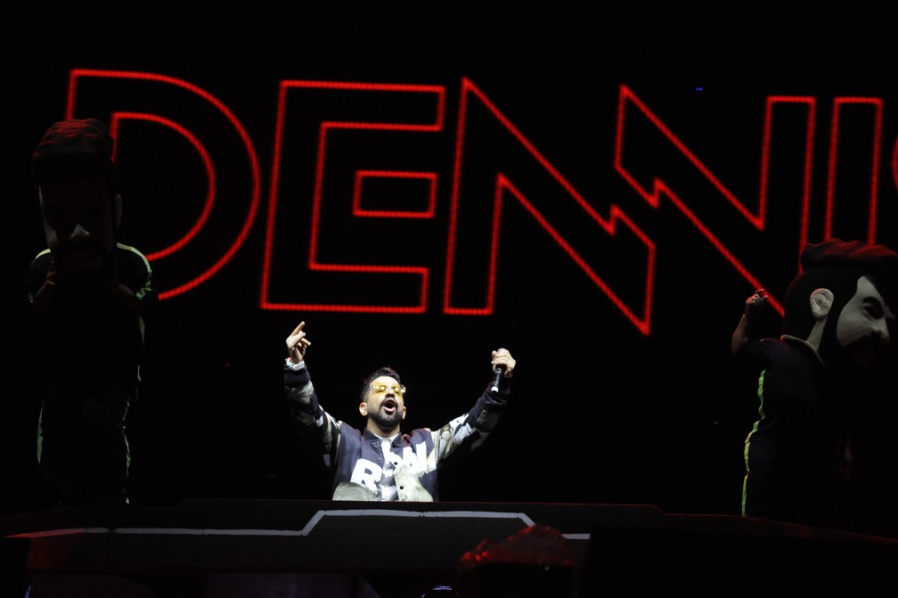 Dennis DJ animou o público de Americana até o amanhecer — Foto: Júlio Cesar Costa/G1
