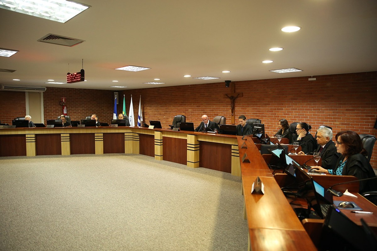 Justiça aumenta vale alimentação dos juízes e servidores para R$ 1,7 mil por mês e cria auxílio-saúde