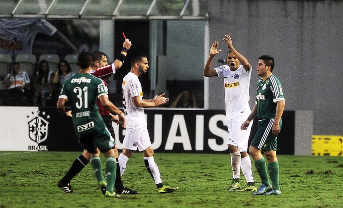 Palmeiras x Santos Cristaldo expulso (Foto: Marcos Ribolli)