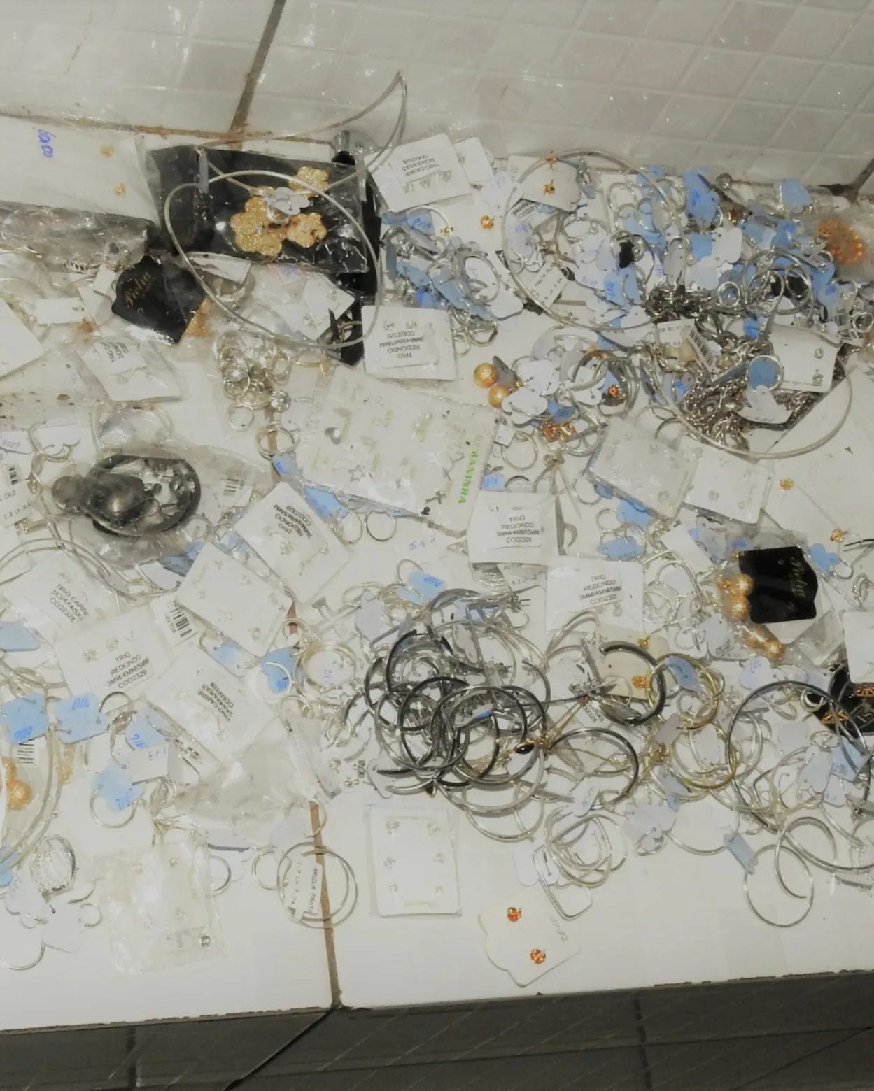 Polícia Civil recupera joias avaliadas em R$ 200 mil em Barras; roubo é investigado