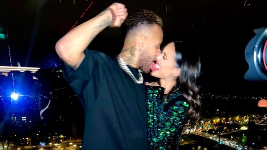 Neymar Jr. ganha declaração da namorada, Bruna Biancardi, no aniversário