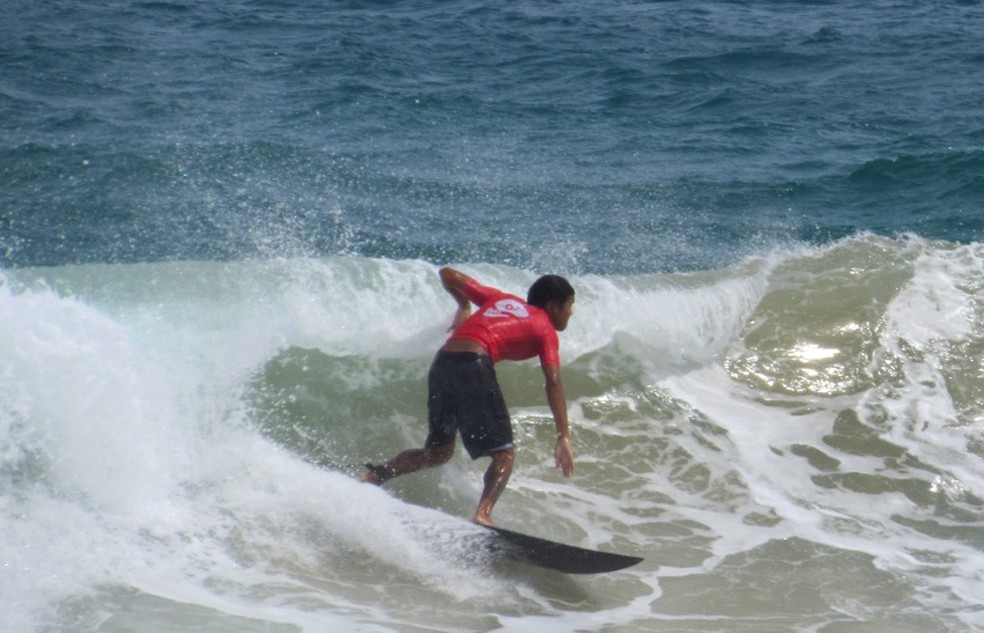 Brayner Silva também está na disputa do Mundial de Surfe em 2020 — Foto: Ana Clara Marinho/TV Globo
