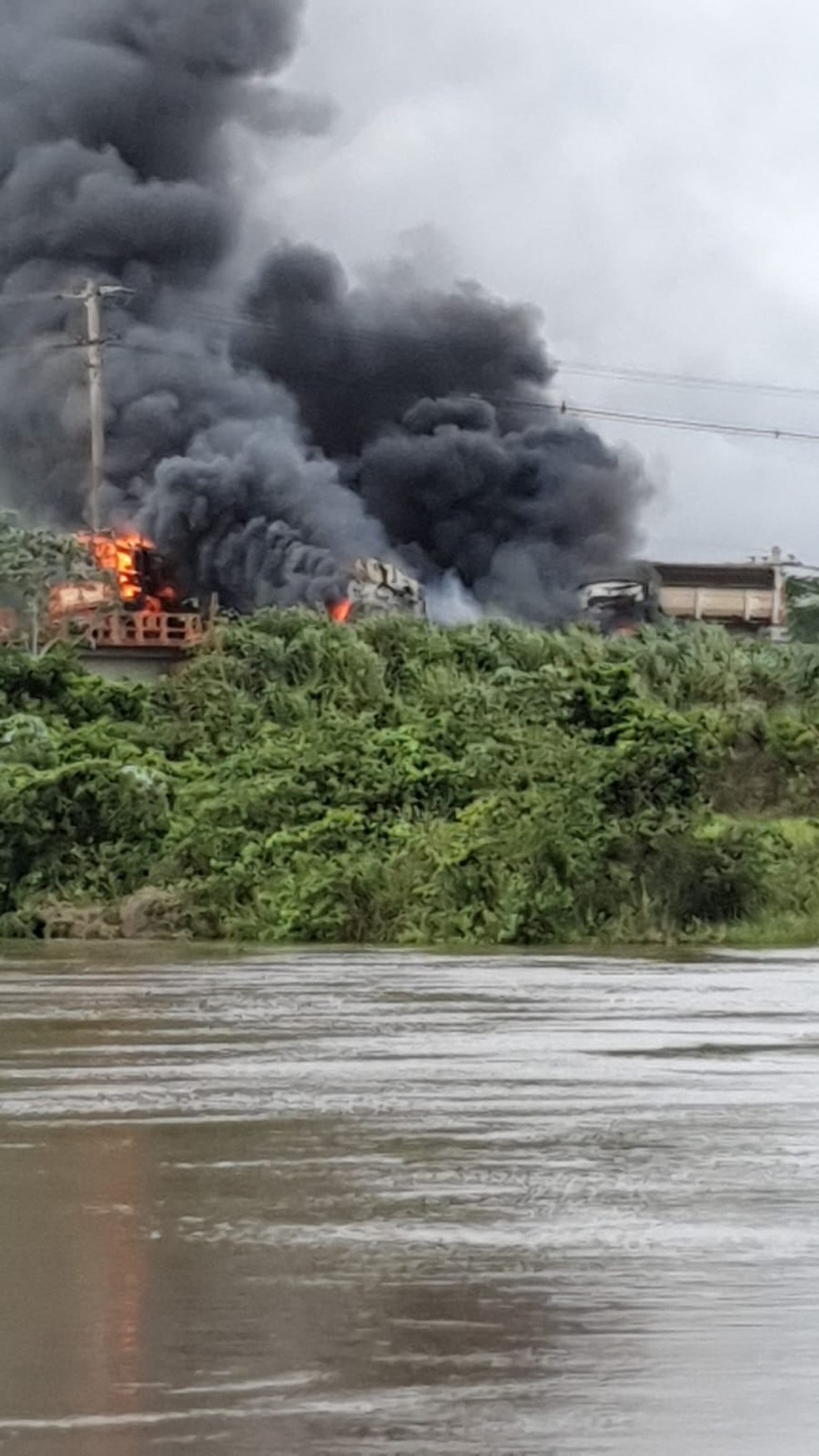 Duas mortes foram confirmadas pela PRF ainda no local do acidente — Foto: redes sociais