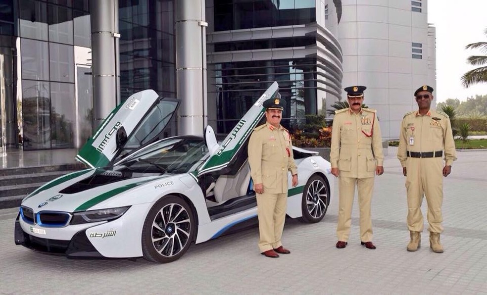 BMW i8 chegou à frota de Dubai em 2015 (Foto: Divulgação)