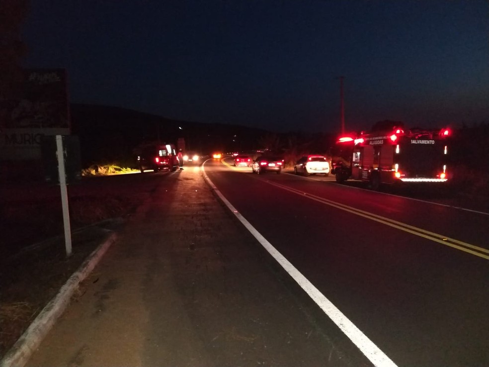 Corpo de Bombeiros e Samu foram acionados para a ocorrência — Foto: Ascom/Bombeiros
