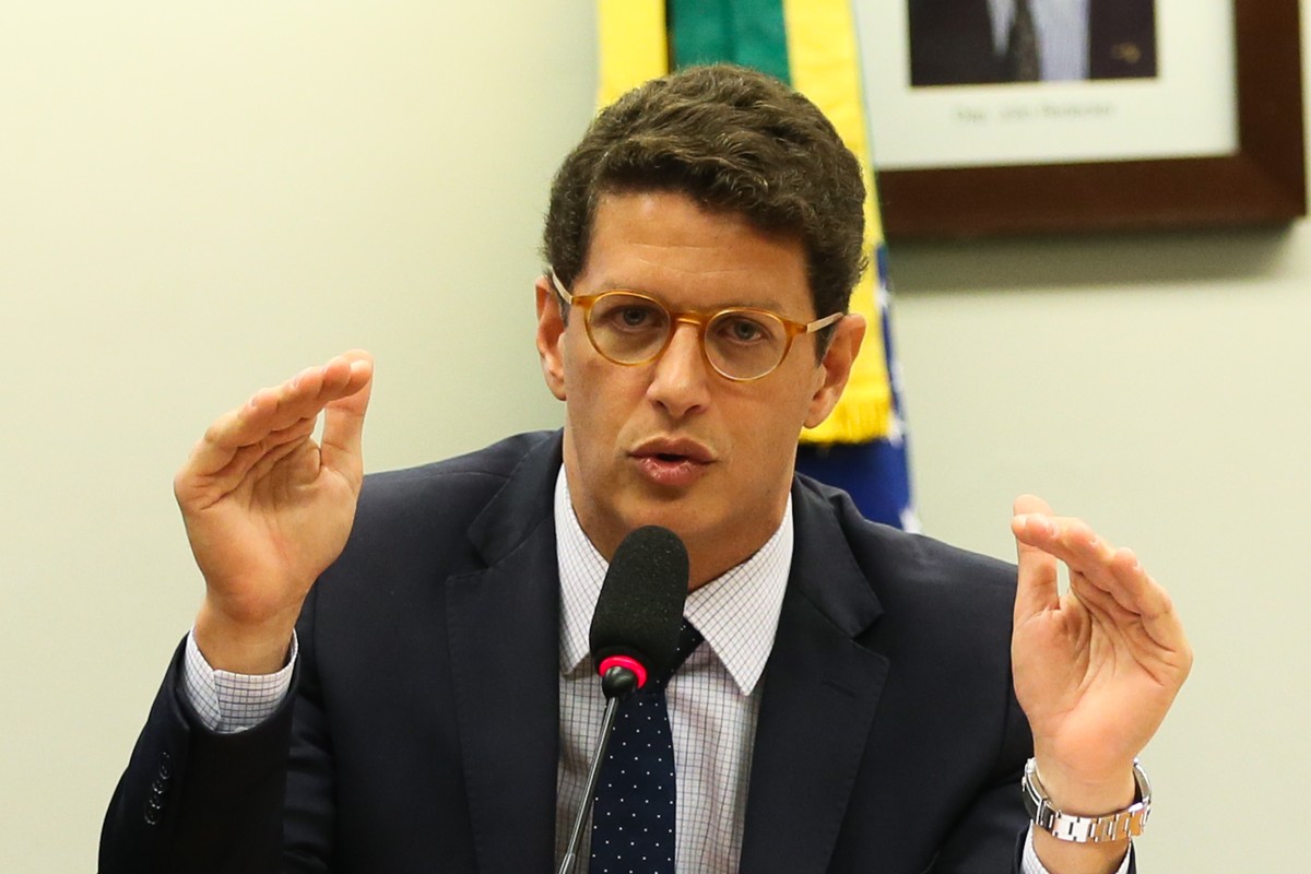Ministro do Meio Ambiente, Ricardo Salles, é diagnosticado com Covid-19, informa assessoria