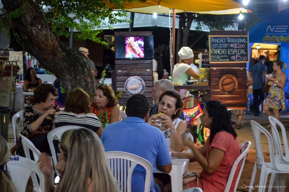 Feira de Artes e Antiguidades de Petrópolis, em Natal (Foto: Jeissy Morais )