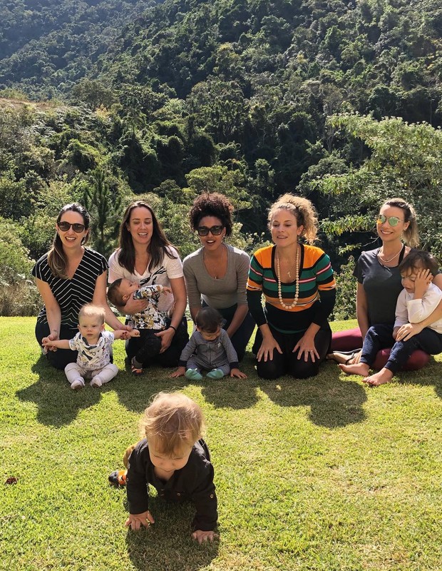 Maíra Charken e amigas em Nova Friburgo (Foto: Reprodução/Instagram)