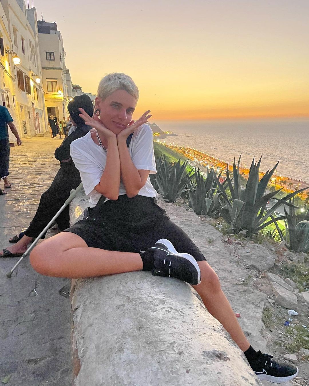 Bruna Linzmeyer no pôr do sol de Tanger (Foto: Reprodução Instagram)