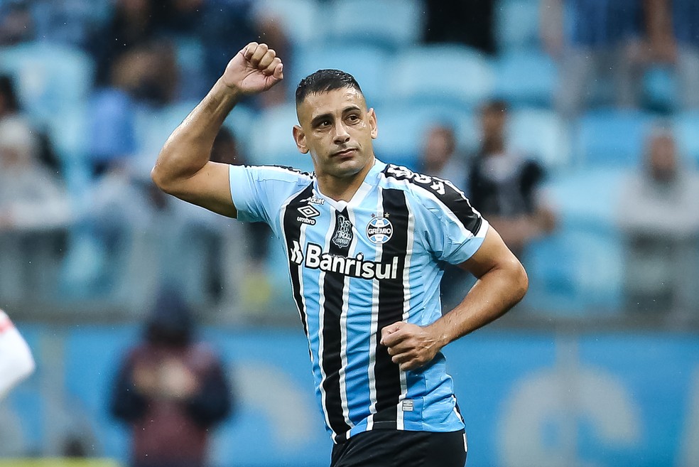 Diego Souza destaca postura da equipe durante a goleada: Mais importante é que jogamos bem