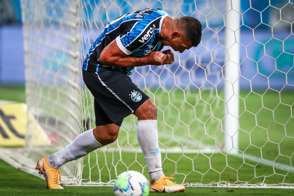 Quantos gols Diego Souza tem na Arena do Grêmio?