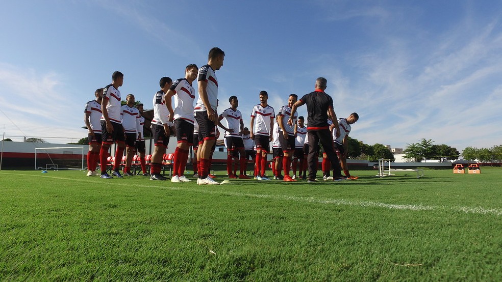 Quem Fica E Quem Sai Confira A Situacao Do Elenco Do Atletico Go Atletico Go Ge