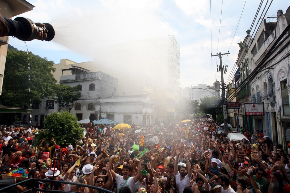 Desfile do Bloco dos Barbas, em Botafogo