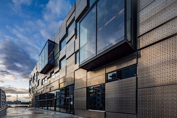 Edifício de Universidade norueguesa é quebra-cabeça oxidável (Foto: Divulgação)