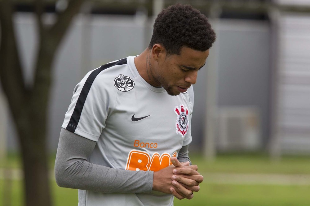 Artilheiro da temporada, Gustavo fará sua estreia em competições internacionais