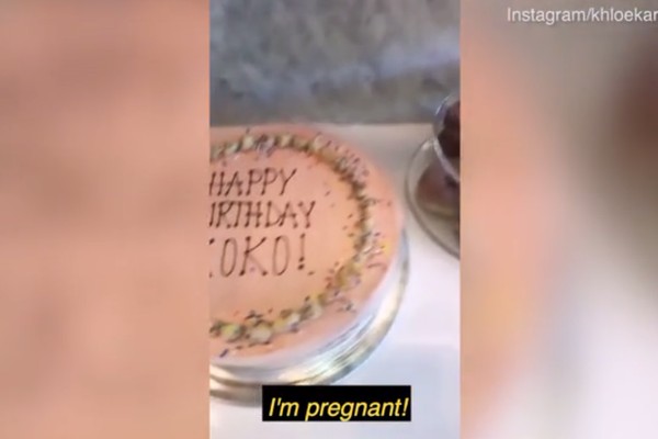 O vídeo compartilhado no Instagram de Khloé Kardashian que teria flagrado a revelação feita por Kylie Jenner (Foto: Reprodução)
