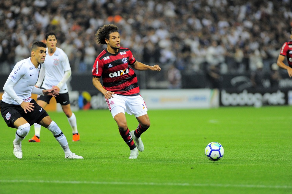 Willian ArÃ£o fe boa partida, mas cometeu muitas faltas e foi substituÃ­do â€” Foto: Marcos Ribolli/GloboEsporte.com 