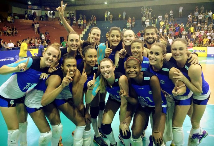 Pinheiros comemora título da Copa do Brasil no vôlei feminino (Foto: Reprodução Facebook)