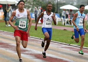 Jogos Escolares da Juventude - atletismo - Bruno Benedito da Silva (e) (Foto: Bruno Miani/INOVAFOTO/COB)
