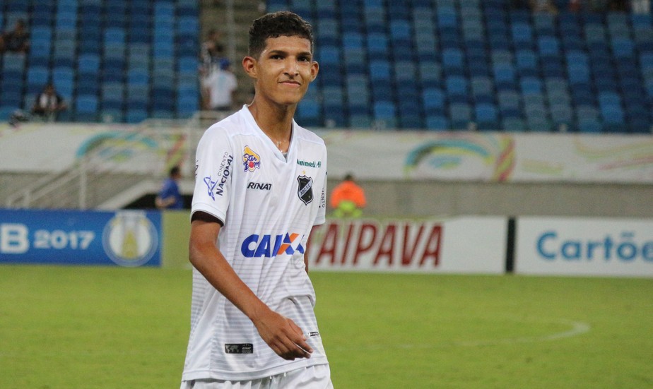 Revelação do ABC, Matheus fecha com agente e tem propostas para sair