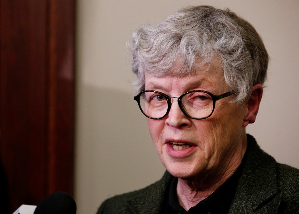 Lou Anna Simon é presidente da Universidade de Michigan e acusada de acobertar Larry Nassar (Foto: Brendan McDermid/Reuters)