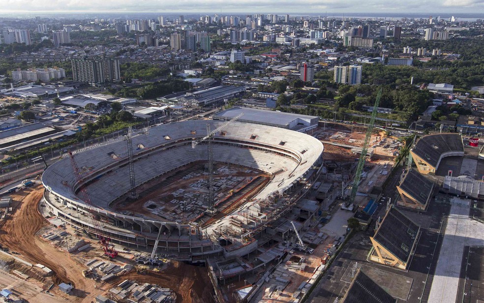 Vista aérea da construção da Arena da Amazônia (Foto: Bruno Kelly/Reuters)
