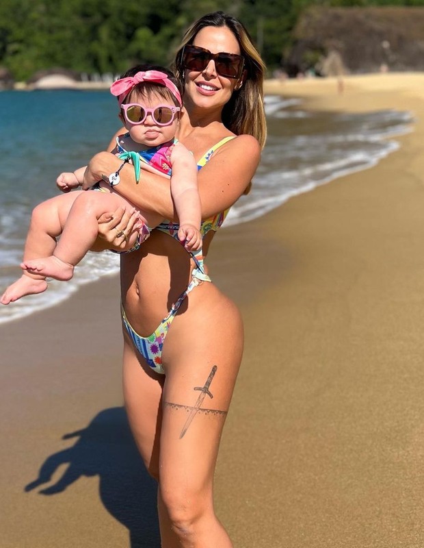 Robertha Portella e a filha, Sofia  (Foto: Reprodução/Instagram)