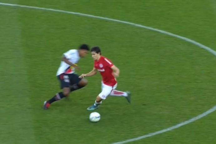 Paulinho, Cristian e Rodrigo Dourado disputam drible mais bonito do mês