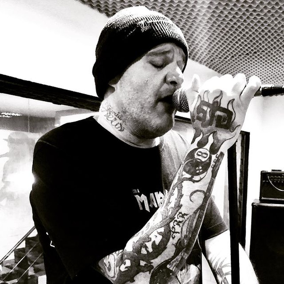 Reges Bolo, vocalista da banda O Surto, do hit 'A Cera' — Foto: Reproduo/Instagram