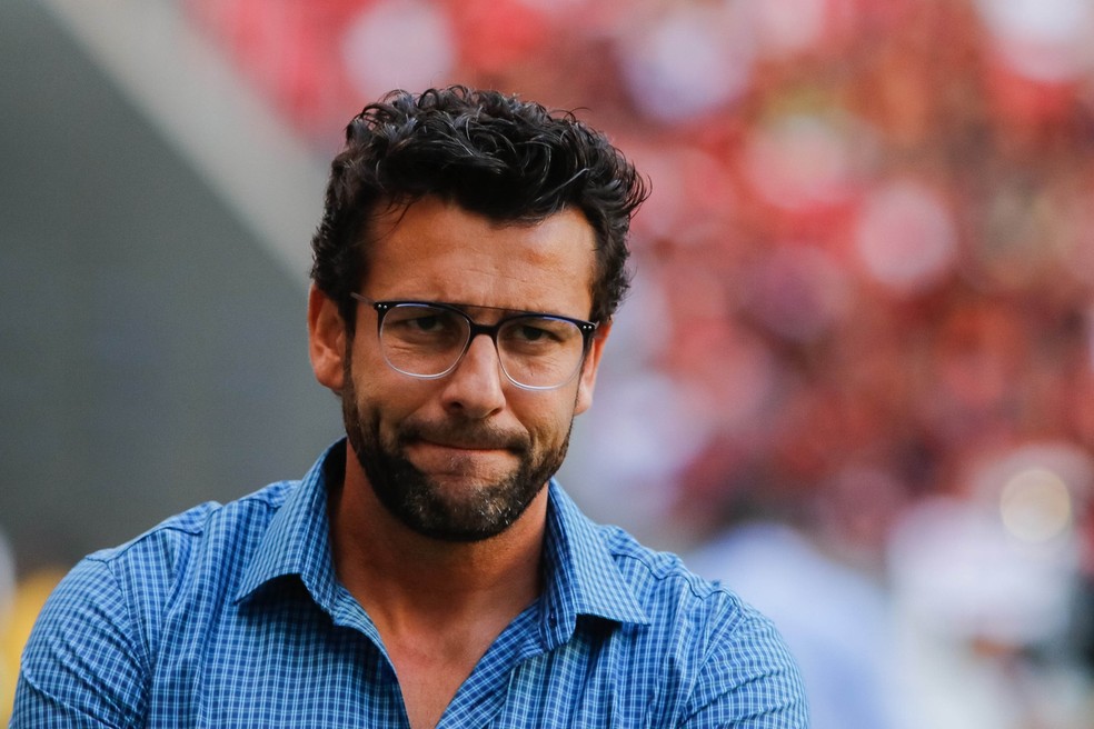 Alberto Valentim é o técnico do Avaí no Brasileirão 2019 — Foto: OSVALDO LIMA/AGÊNCIA O DIA/ESTADÃO CONTEÚDO