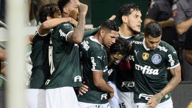 Gol de Raphael Veiga em Palmeiras x Santos