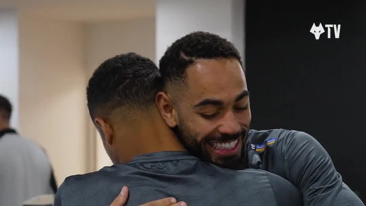 Jo&atilde;o Gomes &eacute; recebido em bom portugu&ecirc;s no Wolverhampton